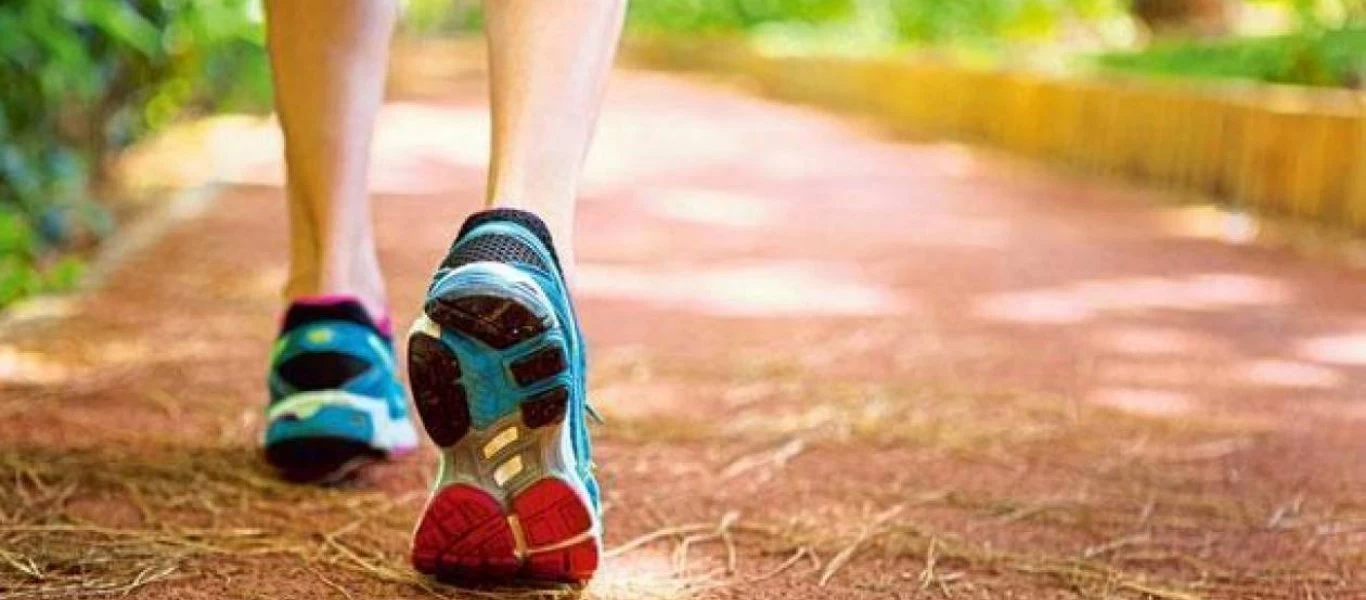 Ο τρόπος που περπατάτε αποκαλύπτει πόσο... έχετε γεράσει - Ο ρόλος του τρόπου ζωής